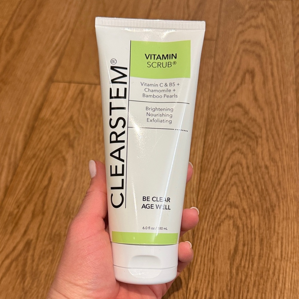 CLEARSTEM Vitamin Scrub Brightening Exfoliator